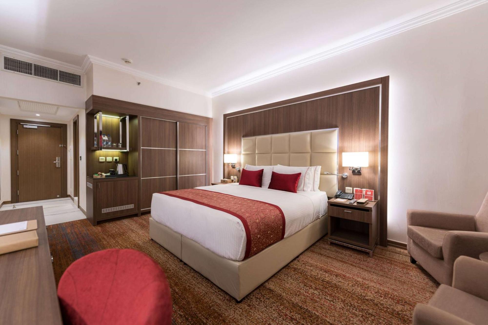 Hotel Ramada By Wyndham Continental Dżedda Zewnętrze zdjęcie
