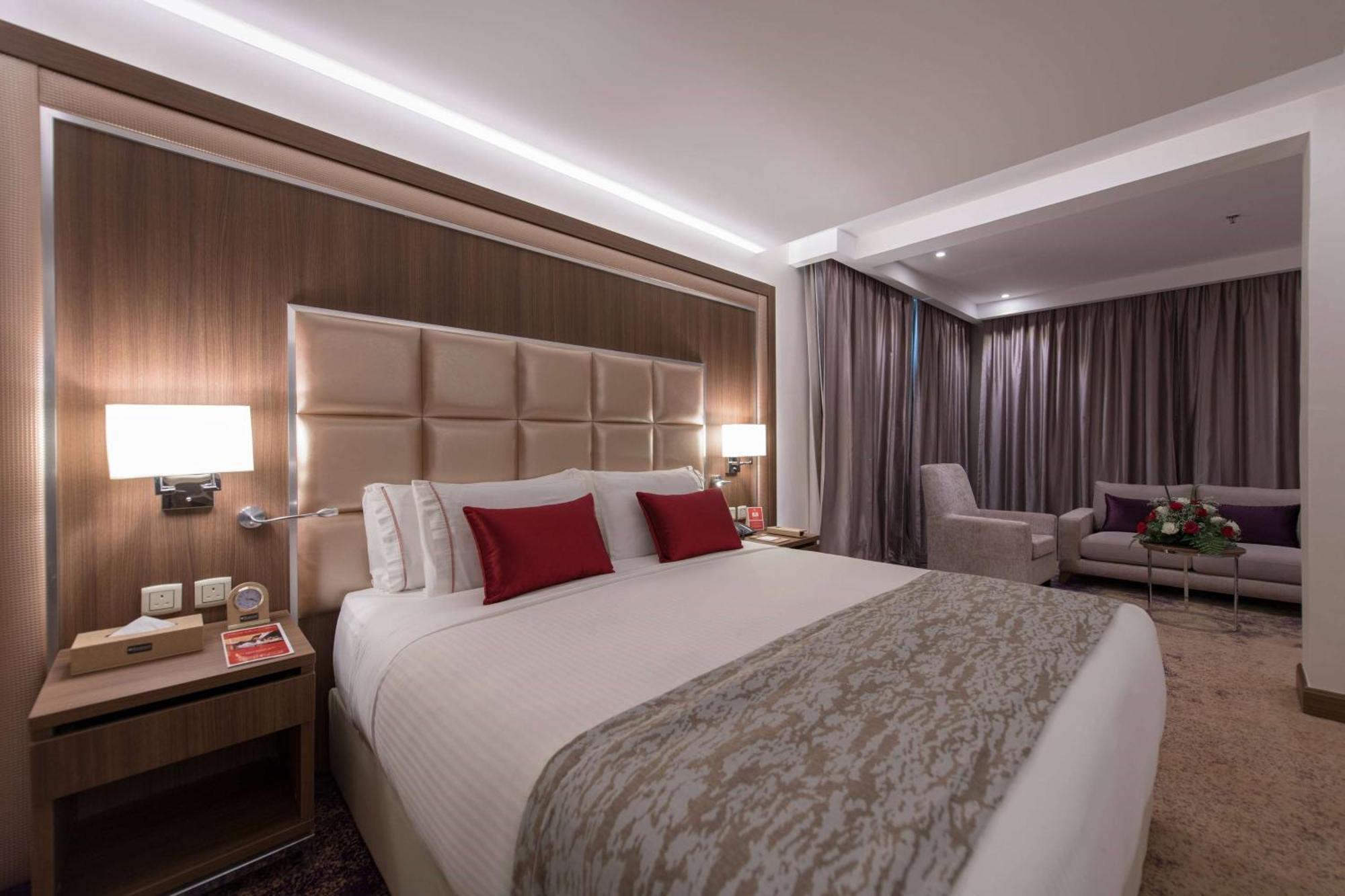 Hotel Ramada By Wyndham Continental Dżedda Zewnętrze zdjęcie